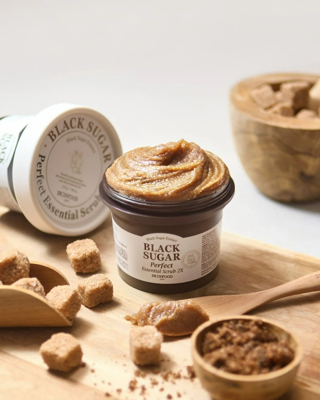 [SKINFOOD] Black Sugar Perfect Essential Scrub 2X