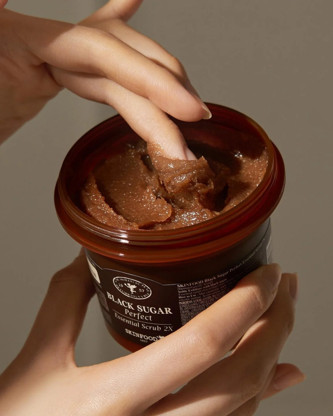 [SKINFOOD] Black Sugar Perfect Essential Scrub 2X